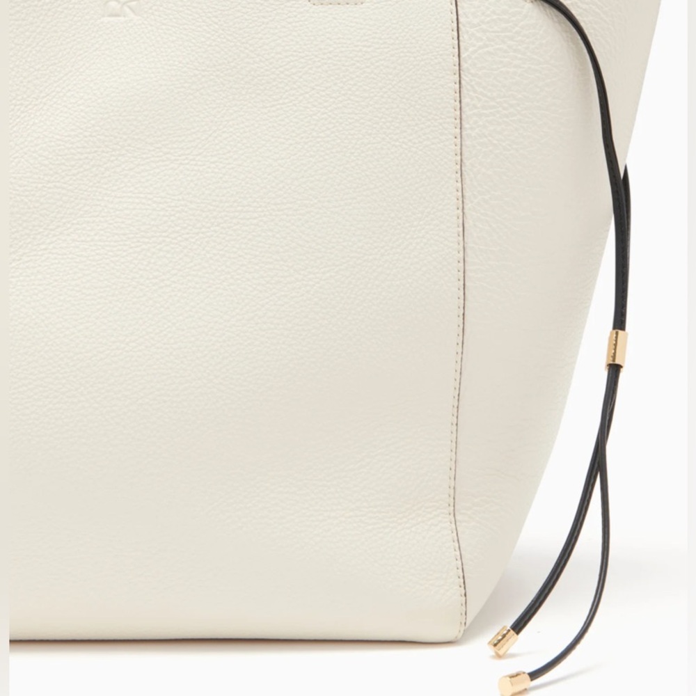 Elegant Cream Tote Bag - Picture 9 of 14